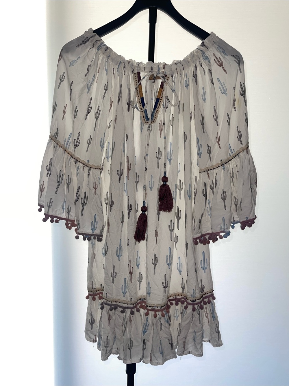 SKEMO White Cactus-Blue Brown with Embroidered, pom pom and beaded Accents Sz M